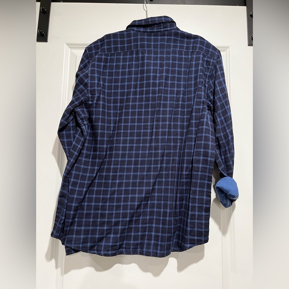 Men’s Banana Republic Untucked Button Down Shirt - Picture 3 of 4